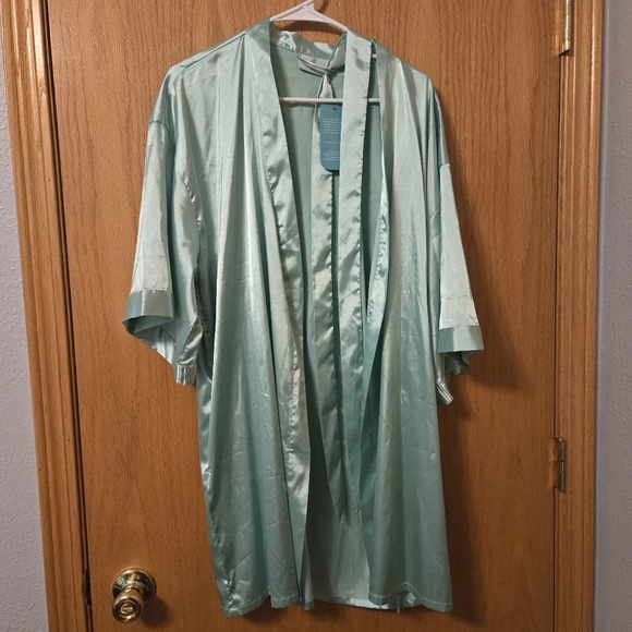 Turquaz Bridesmaid Robe - Picture 2 of 4